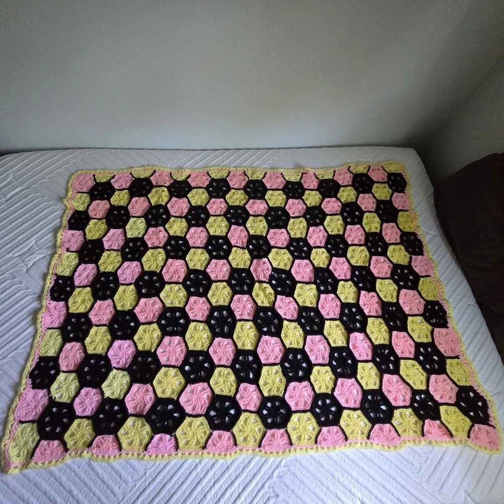 African Flower Motif Granny Square Afghan Blanket Handmade Crochet 60x46 Hexagon